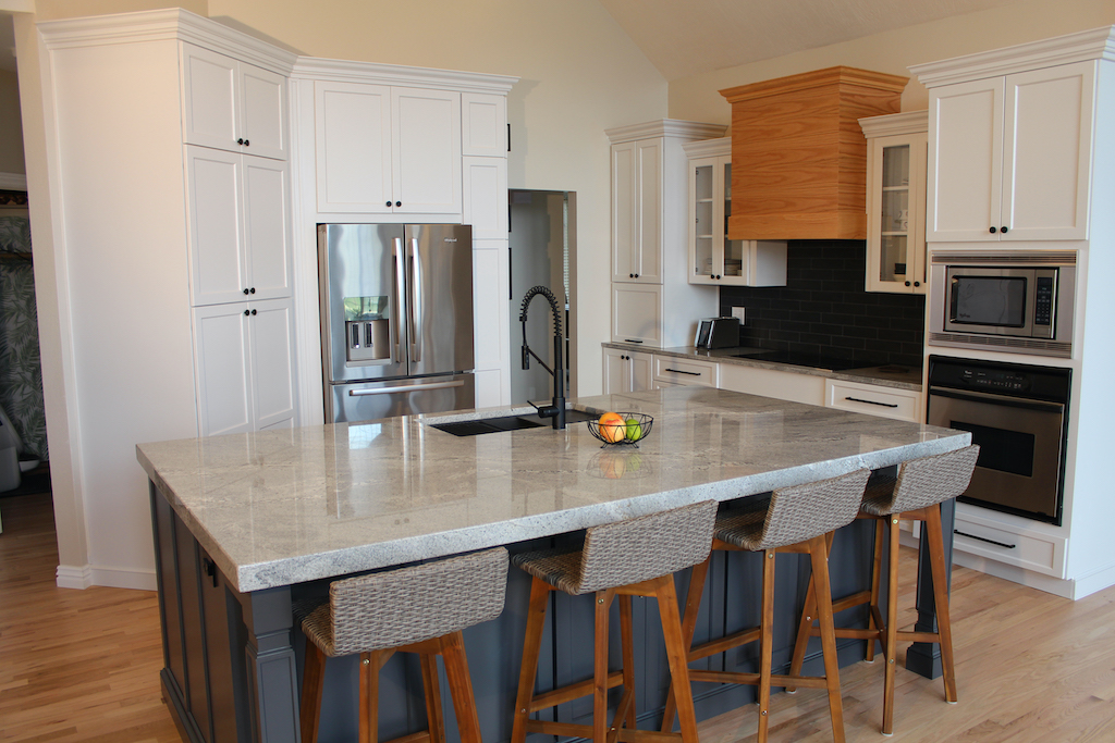 Kitchen Remodeling in Ozark with a new kitchen island