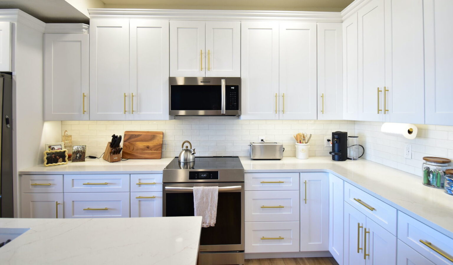 A sleek white kitchen remodel in Marshfield, MO